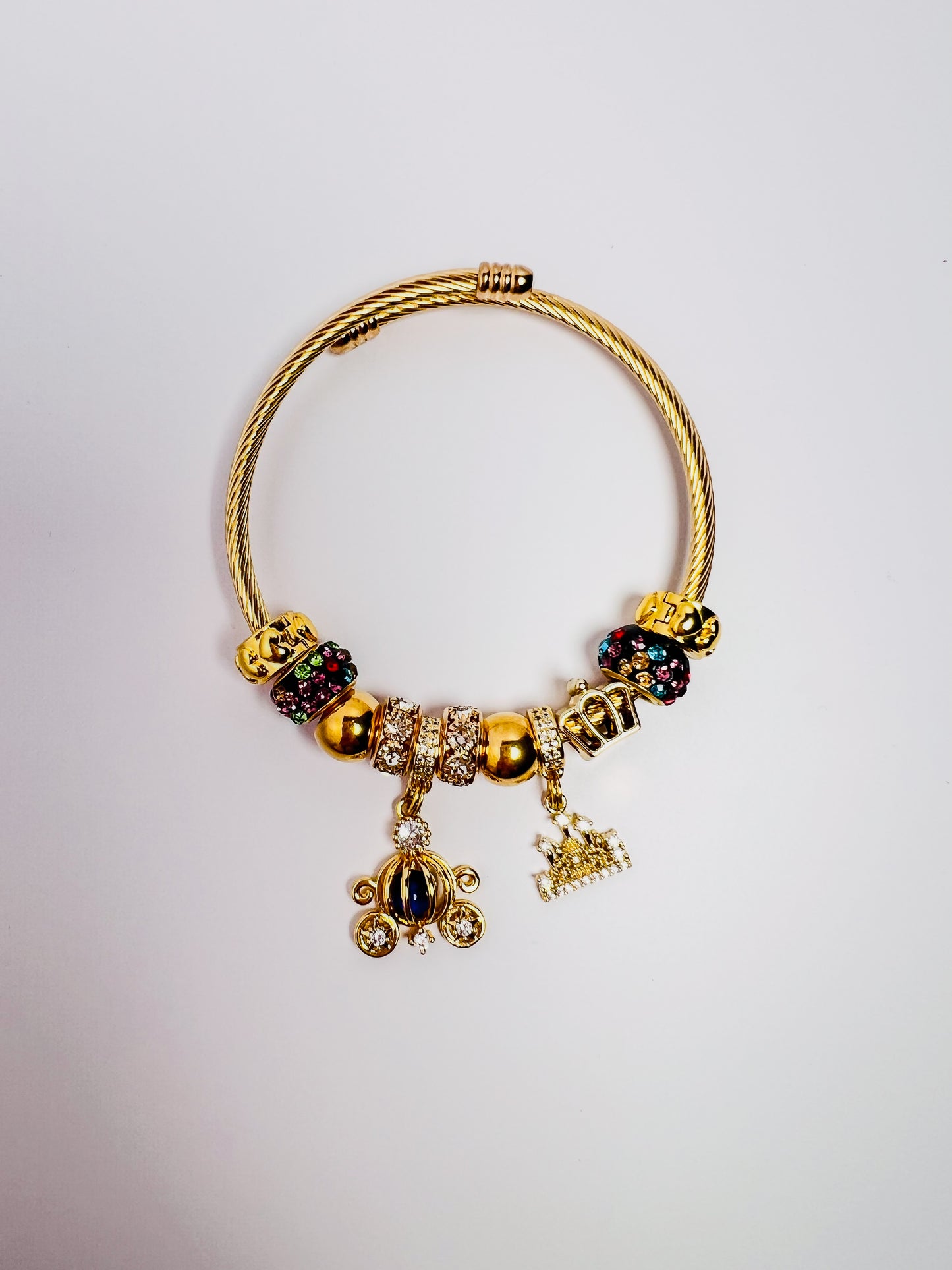 Carriage /castle charm bracelet (gold)