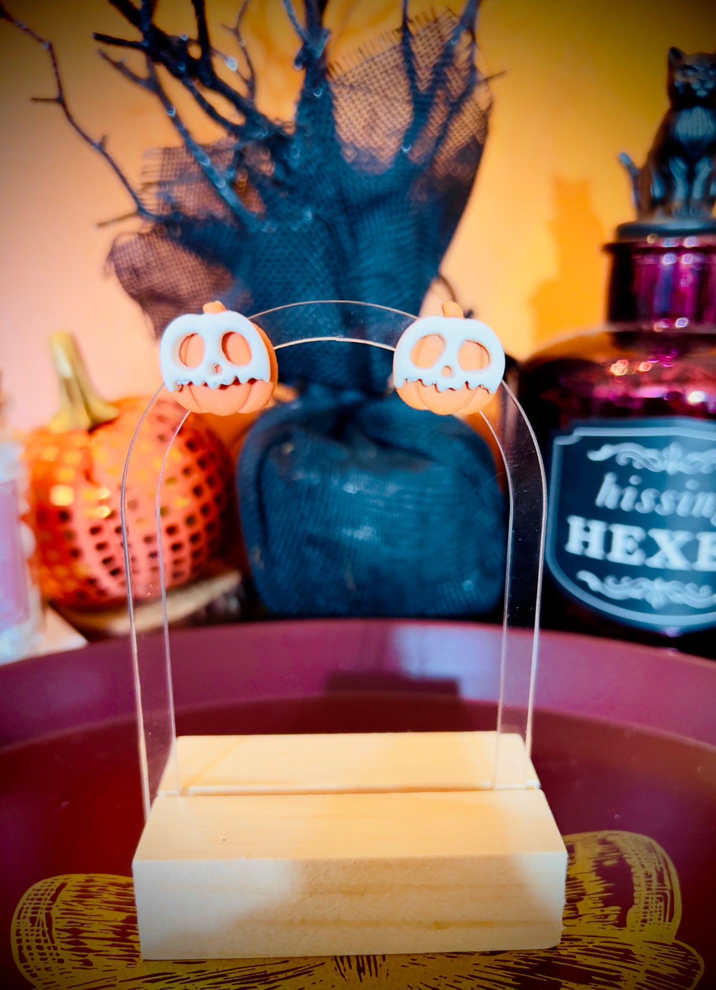 Poison pumpkin stud earrings