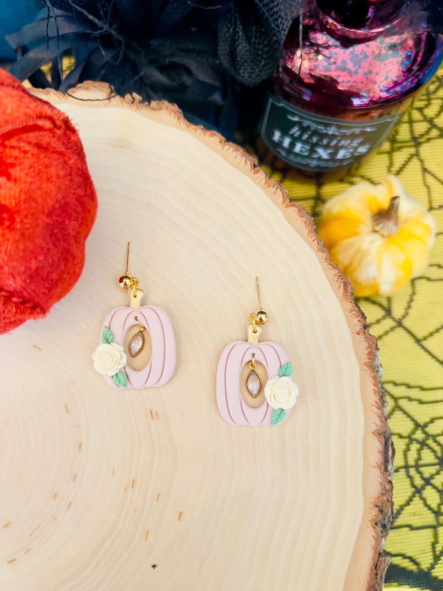 Floral pumpkin cutout earrings